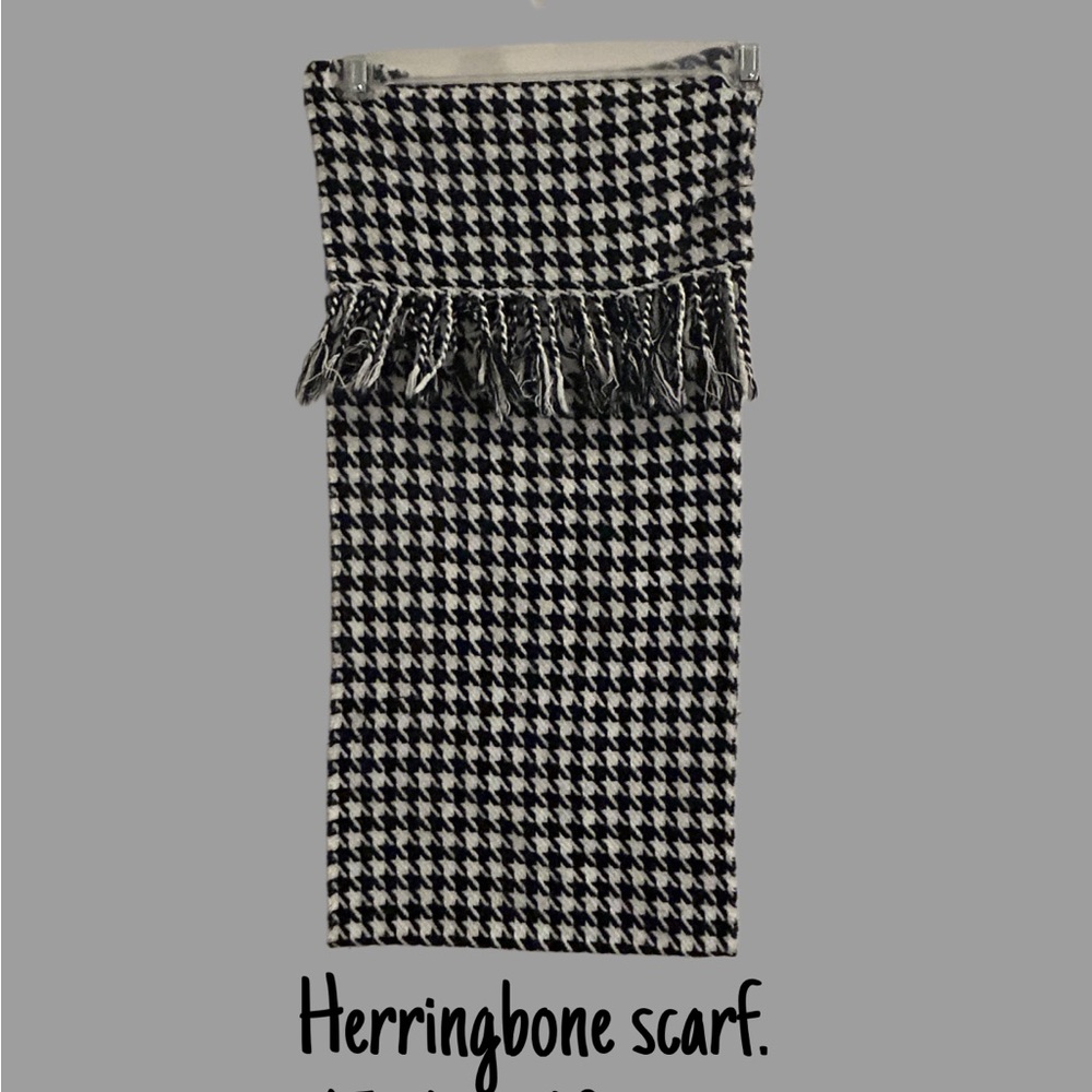 Black and White Houndstooth Scarf